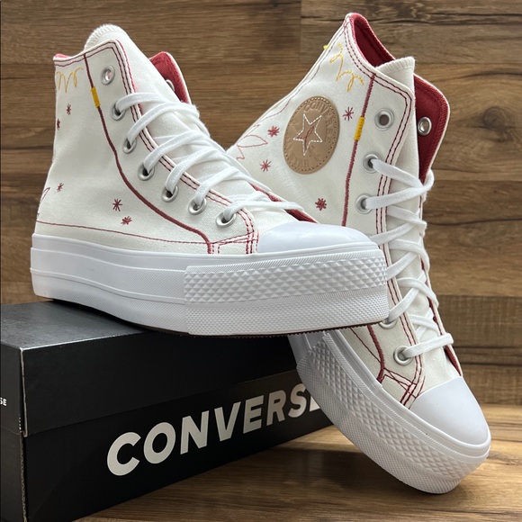 Converse White and Red Star High-Top platform Sneakers - Picture 1 of 9